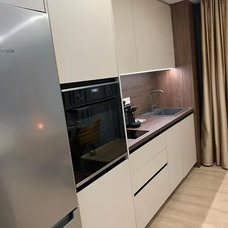 The Modern Nest With Free Underground Parking *